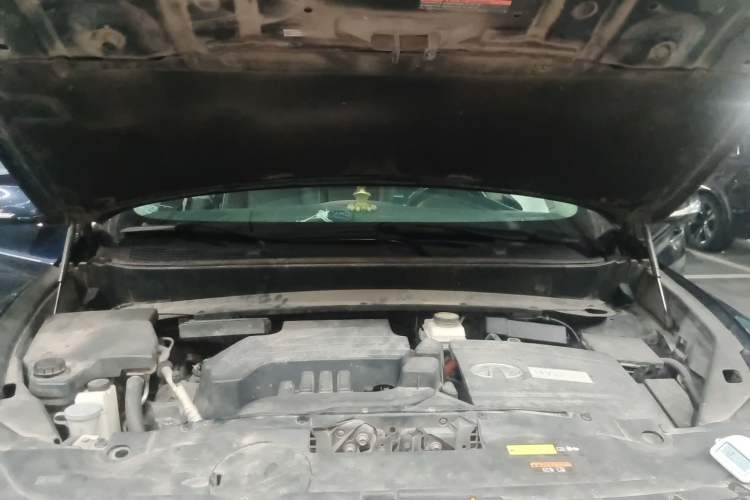 Used Infiniti QX60 2018 2.5 S/C Hybrid Four-Wheel-Drive Champion Family Edition Engine Bay