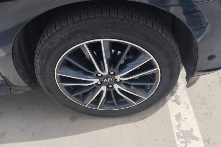 Used Infiniti QX60 2018 2.5 S/C Hybrid Two-Wheel-Drive Champion Family Edition Exterior 4