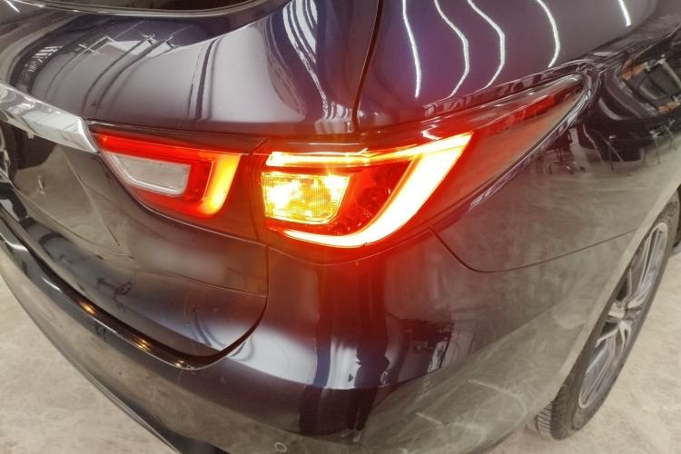 Used Infiniti QX60 2018 2.5 S/C Hybrid Two-Wheel-Drive Champion Family Edition Exterior 6
