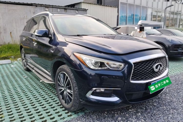 Used Infiniti QX60 2018 2.5 S/C Hybrid Two-Wheel-Drive Champion Family Edition Front Right 45 Deg