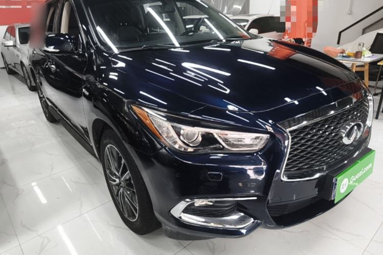 Used Infiniti QX60 2018 2.5 S/C Hybrid Two-Wheel-Drive Champion Family Edition Front Right 45 Deg