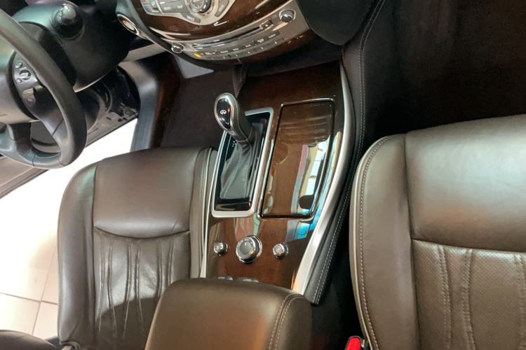 Used Infiniti QX60 2018 2.5 S/C Hybrid Four-Wheel Drive All-Terrain Version China VI Standard Gear Lever