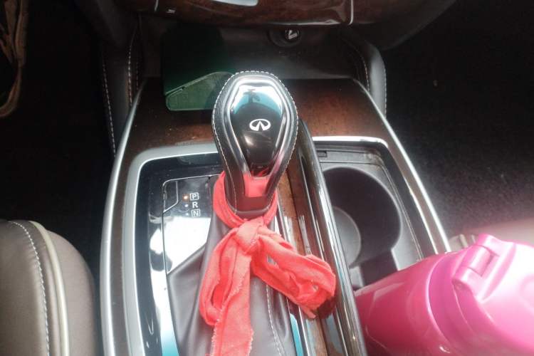 Used Infiniti QX60 2018 2.5 S/C Hybrid Two-Wheel-Drive Champion Family Edition Gear Lever