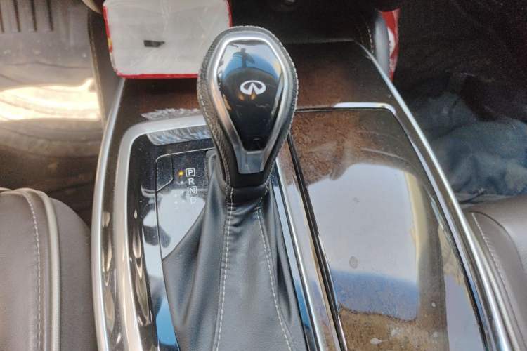 Used Infiniti QX60 2018 2.5 S/C Hybrid Two-Wheel-Drive Champion Family Edition Gear Lever
