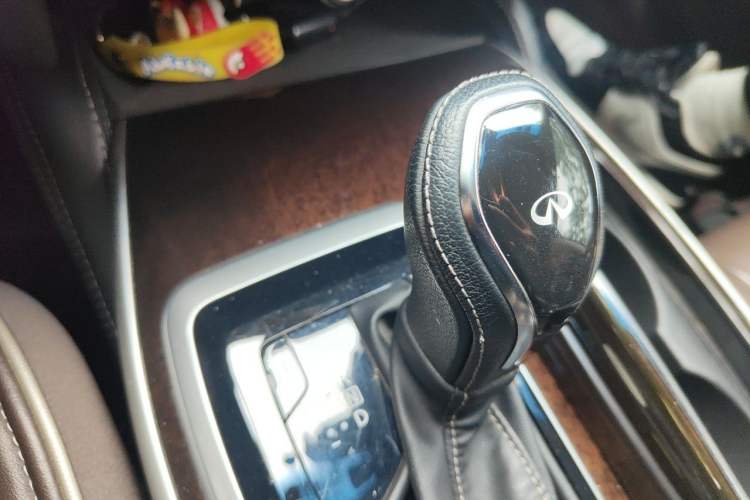 Used Infiniti QX60 2018 2.5 S/C Hybrid Two-Wheel-Drive Champion Family Edition Gear Lever