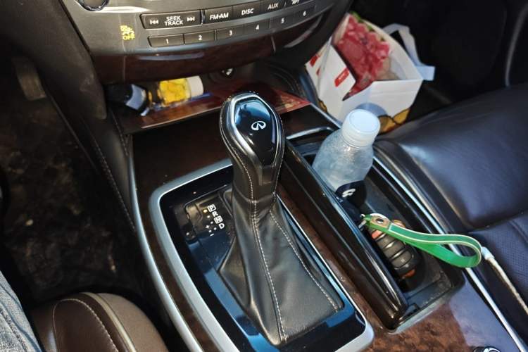 Used Infiniti QX60 2018 2.5 S/C Hybrid Two-Wheel-Drive Champion Family Edition Gear Lever