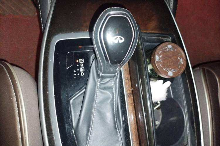 Used Infiniti QX60 2018 2.5 S/C Hybrid Two-Wheel-Drive Champion Family Edition Gear Lever