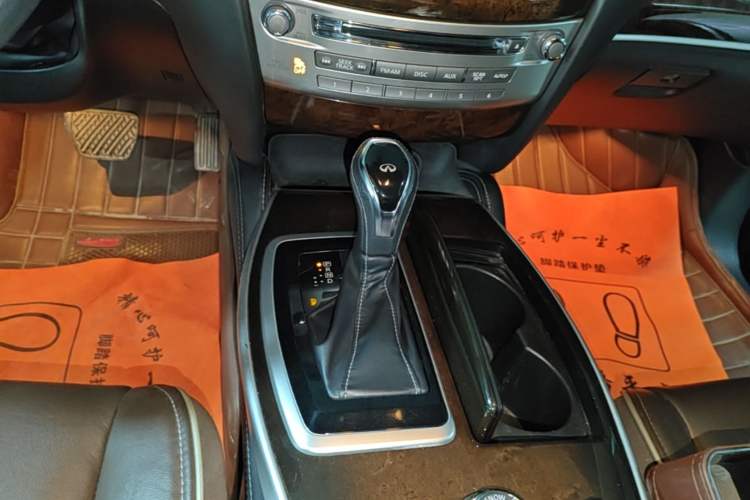 Used Infiniti QX60 2018 2.5 S/C Hybrid Two-Wheel-Drive Champion Family Edition Gear Lever