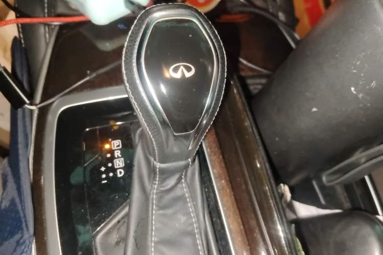 Used Infiniti QX60 2018 2.5 S/C Hybrid Four-Wheel-Drive Champion Family Edition Gear Lever