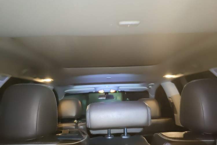 Used Infiniti QX60 2018 2.5 S/C Hybrid Two-Wheel-Drive Champion Family Edition Headliner
