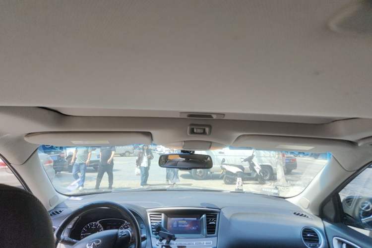 Used Infiniti QX60 2018 2.5 S/C Hybrid Two-Wheel-Drive Champion Family Edition Headliner