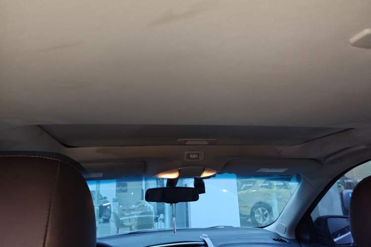 Used Infiniti QX60 2018 2.5 S/C Hybrid Two-Wheel-Drive Champion Family Edition Headliner