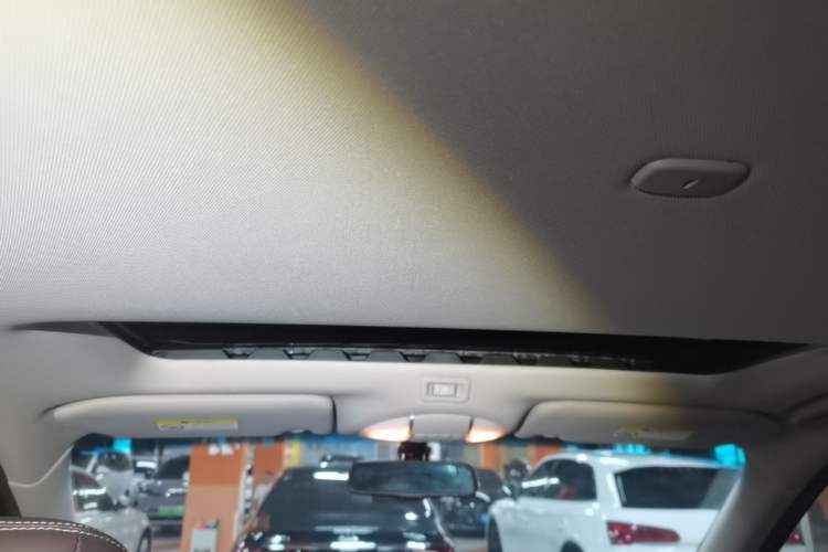 Used Infiniti QX60 2018 2.5 S/C Hybrid Two-Wheel-Drive Excellence Edition China VI Standard Headliner