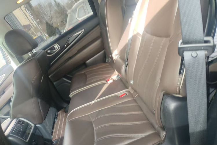 Used Infiniti QX60 2018 2.5 S/C Hybrid Two-Wheel-Drive Champion Family Edition Interior 2