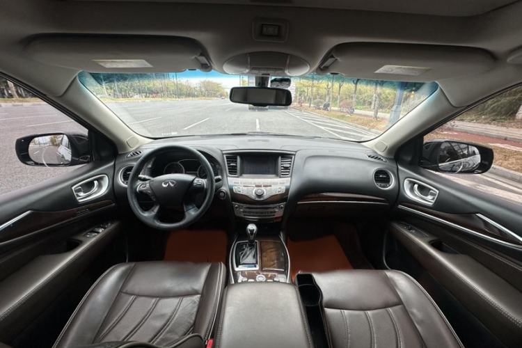 Used Infiniti QX60 2018 2.5 S/C Hybrid Two-Wheel-Drive Champion Family Edition Interior 2