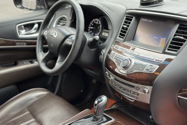 Used Infiniti QX60 2018 2.5 S/C Hybrid Two-Wheel-Drive Excellence Edition China VI Standard Interior 4