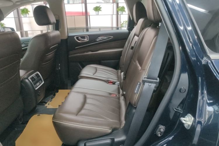 Used Infiniti QX60 2018 2.5 S/C Hybrid Two-Wheel-Drive Champion Family Edition Interior 4