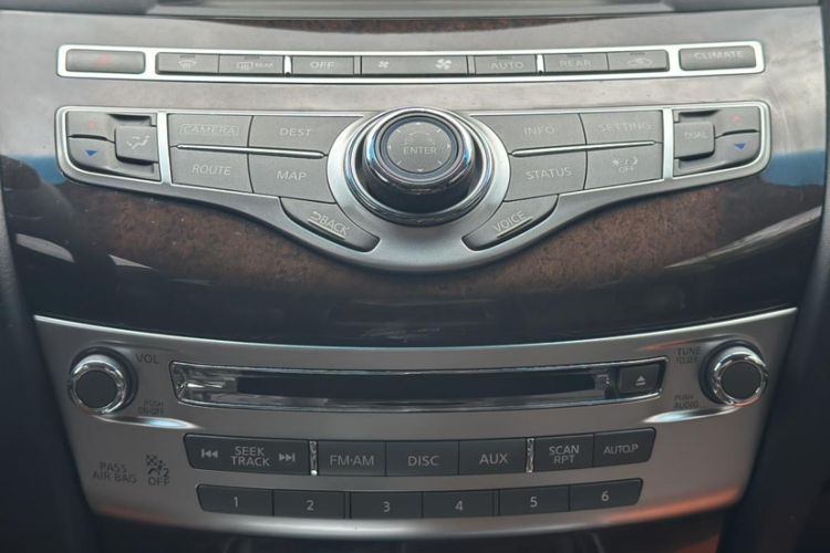 Used Infiniti QX60 2018 2.5 S/C Hybrid Two-Wheel-Drive Champion Family Edition Interior 5