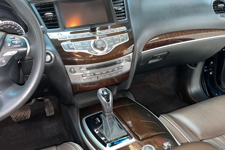 Used Infiniti QX60 2018 2.5 S/C Hybrid Four-Wheel Drive All-Terrain Version China VI Standard Interior 8