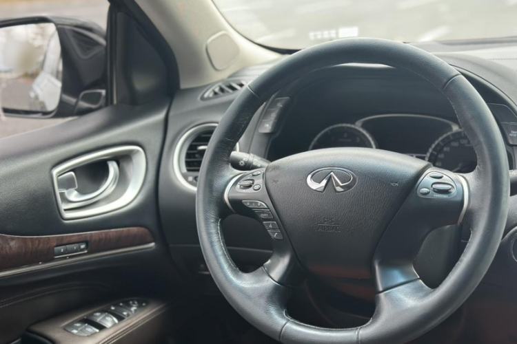Used Infiniti QX60 2018 2.5 S/C Hybrid Two-Wheel-Drive Champion Family Edition Interior 8