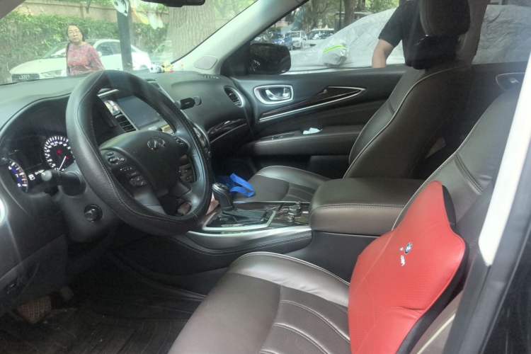 Used Infiniti QX60 2018 2.5 S/C Hybrid Two-Wheel-Drive Champion Family Edition Left Front Seat