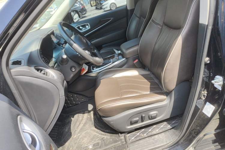 Used Infiniti QX60 2018 2.5 S/C Hybrid Two-Wheel-Drive Champion Family Edition Left Front Seat