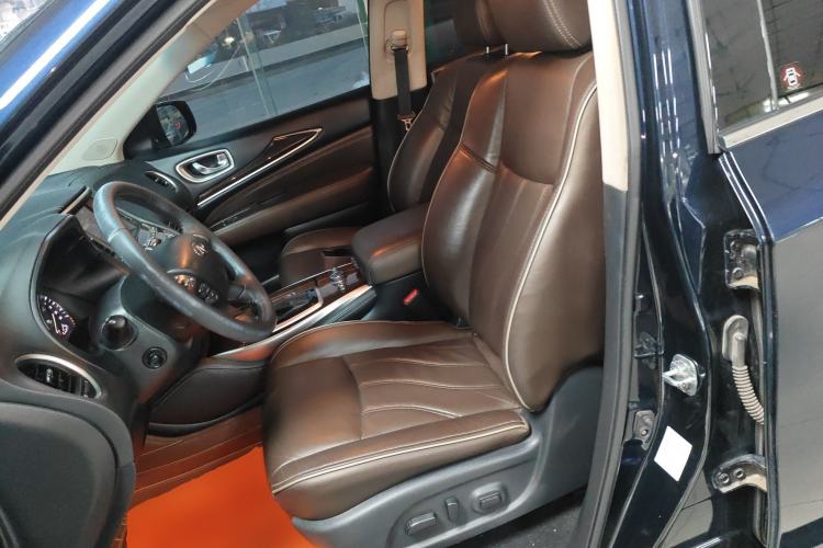 Used Infiniti QX60 2018 2.5 S/C Hybrid Two-Wheel-Drive Champion Family Edition Left Front Seat