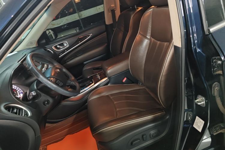 Used Infiniti QX60 2018 2.5 S/C Hybrid Two-Wheel-Drive Champion Family Edition Left Front Seat