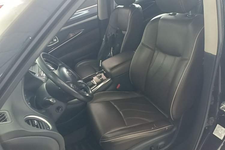 Used Infiniti QX60 2018 2.5 S/C Hybrid Two-Wheel-Drive Champion Family Edition Left Front Seat