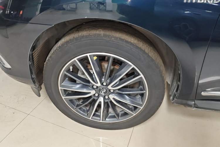 Used Infiniti QX60 2018 2.5 S/C Hybrid Two-Wheel-Drive Champion Family Edition Left Front Wheel Hub