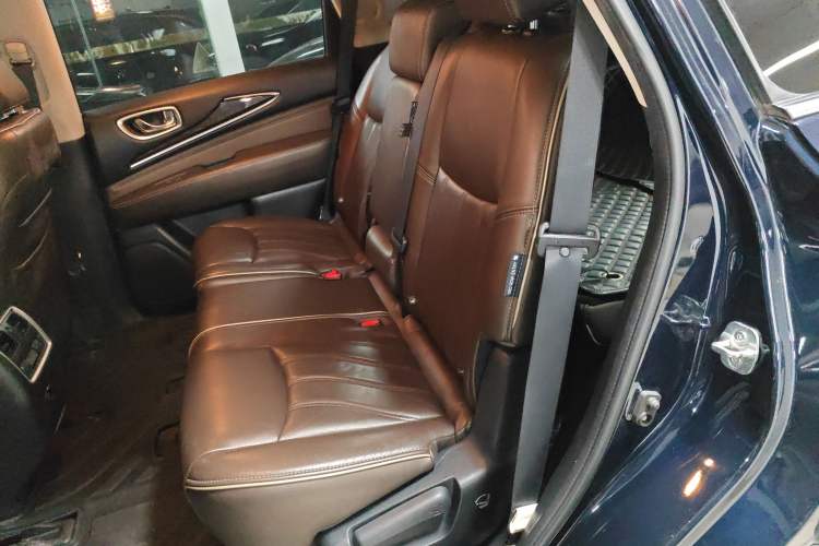 Used Infiniti QX60 2018 2.5 S/C Hybrid Two-Wheel-Drive Champion Family Edition Left Rear Seat