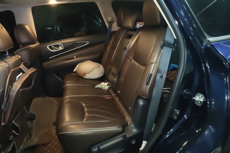 Used Infiniti QX60 2018 2.5 S/C Hybrid Two-Wheel-Drive Champion Family Edition Left Rear Seat