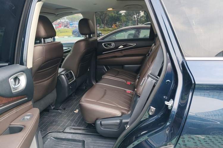 Used Infiniti QX60 2018 2.5 S/C Hybrid Two-Wheel-Drive Champion Family Edition Left Rear Seat