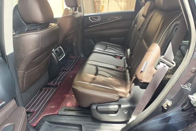 Used Infiniti QX60 2018 2.5 S/C Hybrid Two-Wheel-Drive Champion Family Edition Left Rear Seat