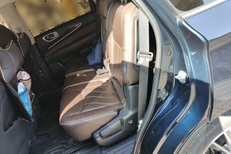 Used Infiniti QX60 2018 2.5 S/C Hybrid Two-Wheel-Drive Champion Family Edition Left Rear Seat