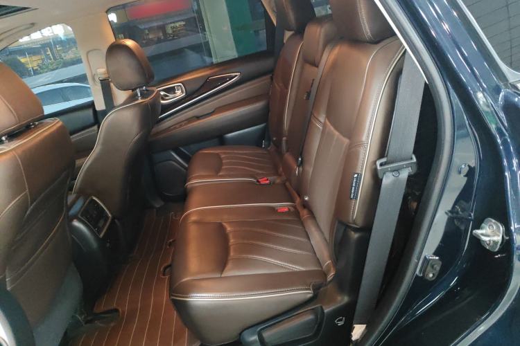 Used Infiniti QX60 2018 2.5 S/C Hybrid Two-Wheel-Drive Champion Family Edition Left Rear Seat