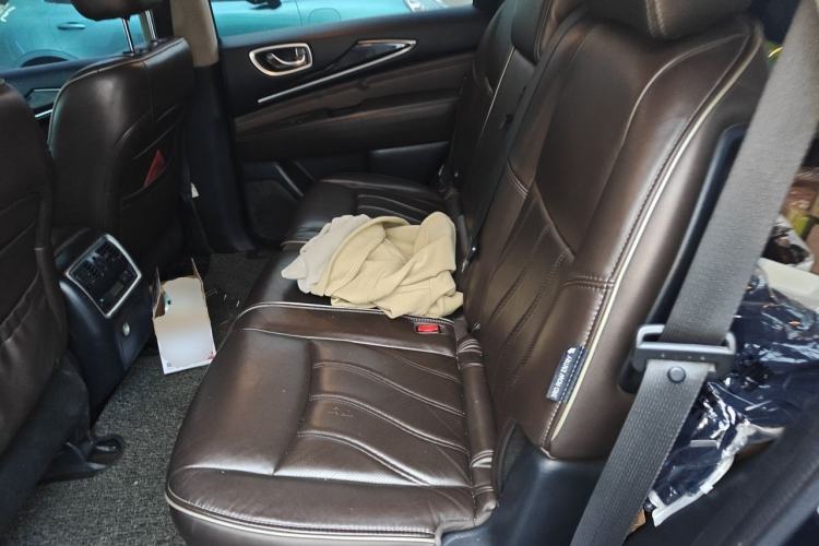 Used Infiniti QX60 2018 2.5 S/C Hybrid Two-Wheel-Drive Champion Family Edition Left Rear Seat