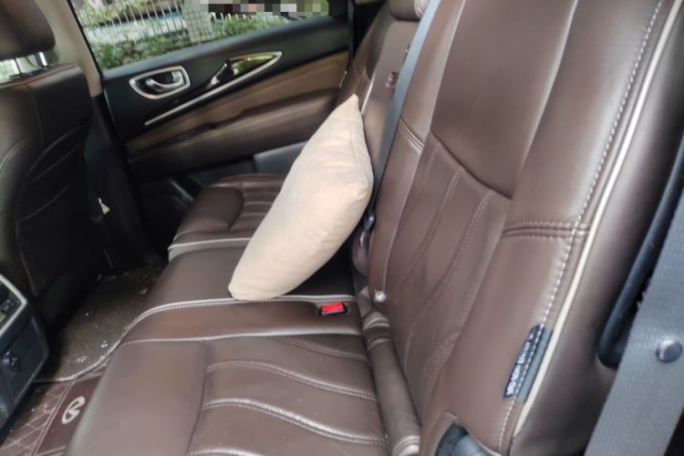 Used Infiniti QX60 2018 2.5 S/C Hybrid Two-Wheel-Drive Excellence Edition China VI Standard Left Rear Seat