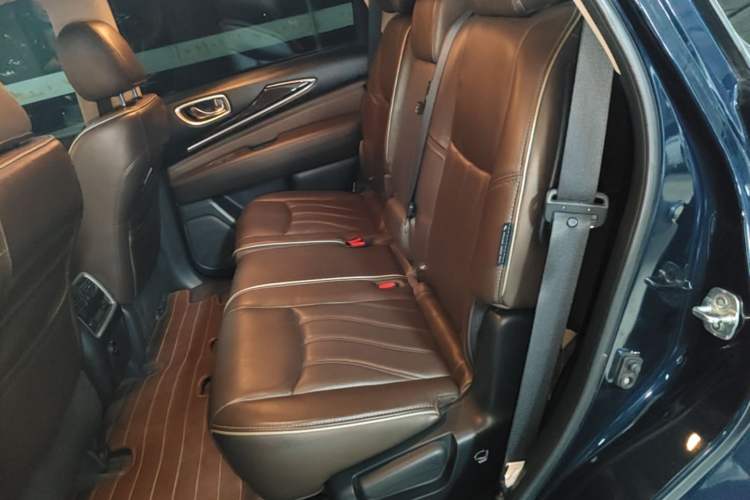 Used Infiniti QX60 2018 2.5 S/C Hybrid Two-Wheel-Drive Champion Family Edition Left Rear Seat