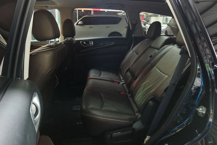 Used Infiniti QX60 2018 2.5 S/C Hybrid Two-Wheel-Drive Excellence Edition China VI Standard Left Rear Seat