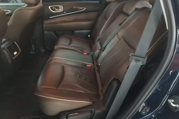 Used Infiniti QX60 2018 2.5 S/C Hybrid Two-Wheel-Drive Excellence Edition China VI Standard Left Rear Seat