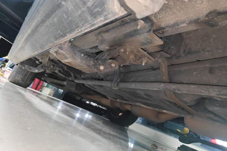 Used Infiniti QX60 2018 2.5 S/C Hybrid Two-Wheel-Drive Champion Family Edition Left Side Sill