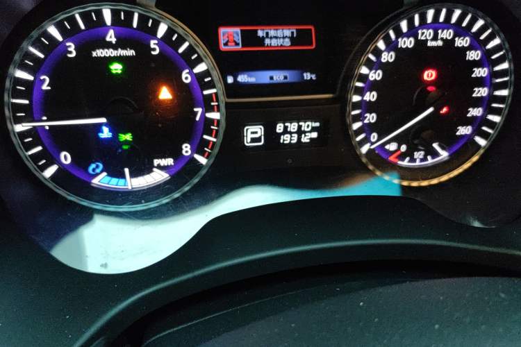 Used Infiniti QX60 2018 2.5 S/C Hybrid Four-Wheel Drive All-Terrain Version China VI Standard Odometer Close Up