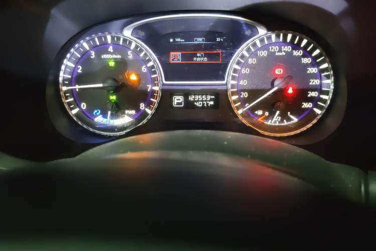 Used Infiniti QX60 2018 2.5 S/C Hybrid Two-Wheel-Drive Champion Family Edition Odometer Close Up