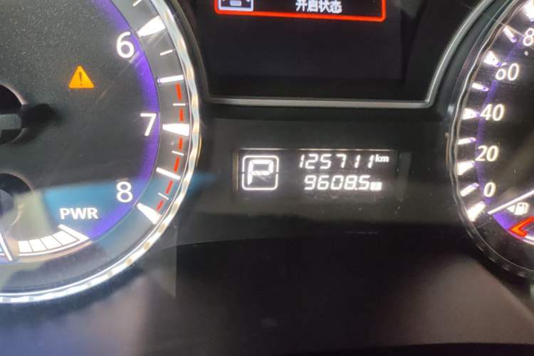 Used Infiniti QX60 2018 2.5 S/C Hybrid Two-Wheel-Drive Excellence Edition China VI Standard Odometer Close Up