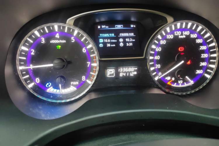 Used Infiniti QX60 2018 2.5 S/C Hybrid Two-Wheel-Drive Excellence Edition China VI Standard Odometer Close Up
