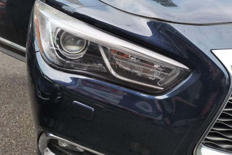 Used Infiniti QX60 2018 2.5 S/C Hybrid Two-Wheel-Drive Excellence Edition China VI Standard Right Front Headlight