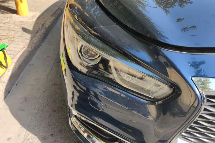 Used Infiniti QX60 2018 2.5 S/C Hybrid Two-Wheel-Drive Champion Family Edition Right Front Headlight