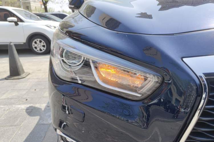 Used Infiniti QX60 2018 2.5 S/C Hybrid Two-Wheel-Drive Champion Family Edition Right Front Headlight