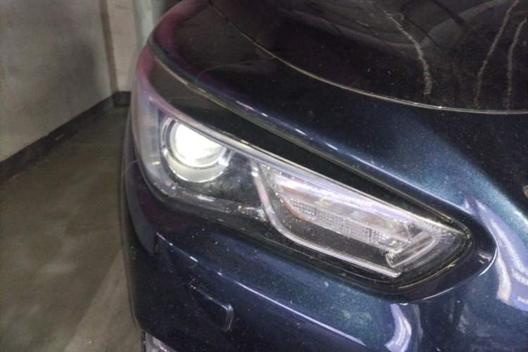 Used Infiniti QX60 2018 2.5 S/C Hybrid Two-Wheel-Drive Champion Family Edition Right Front Headlight